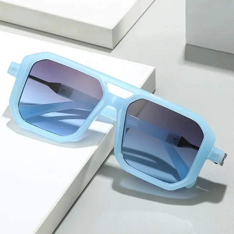 SHAUNA double-bridge square sunglasses with light blue frame and gradient blue lenses – UV400 – Astroshadez