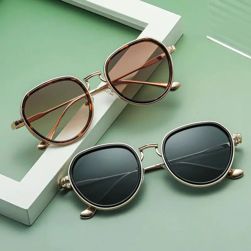 SHAUNA oval metal sunglasses, tortoiseshell and silver frames with gradient brown/gray lenses, 2 pairs – Astroshadez