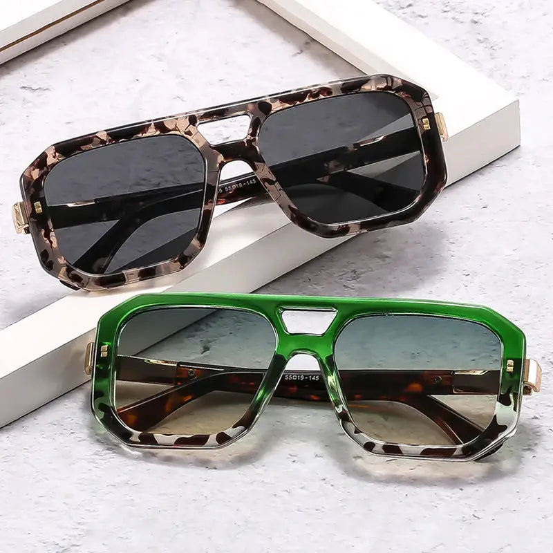 SHAUNA double-bridge square sunglasses; tortoiseshell with gradient lenses, green frame with grey lenses; 2 pcs – Astroshadez