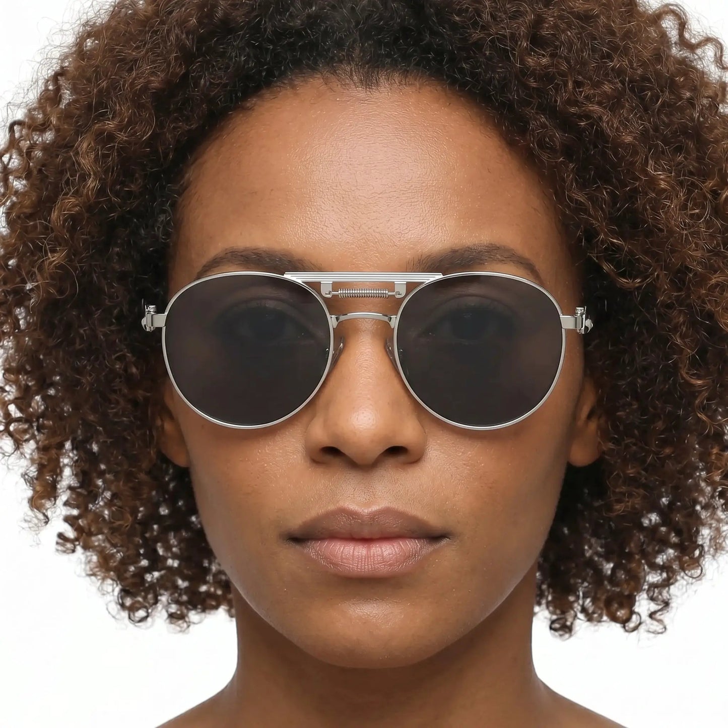 Aurelix silver metal round-frame sunglasses with dark lenses– Astroshadez