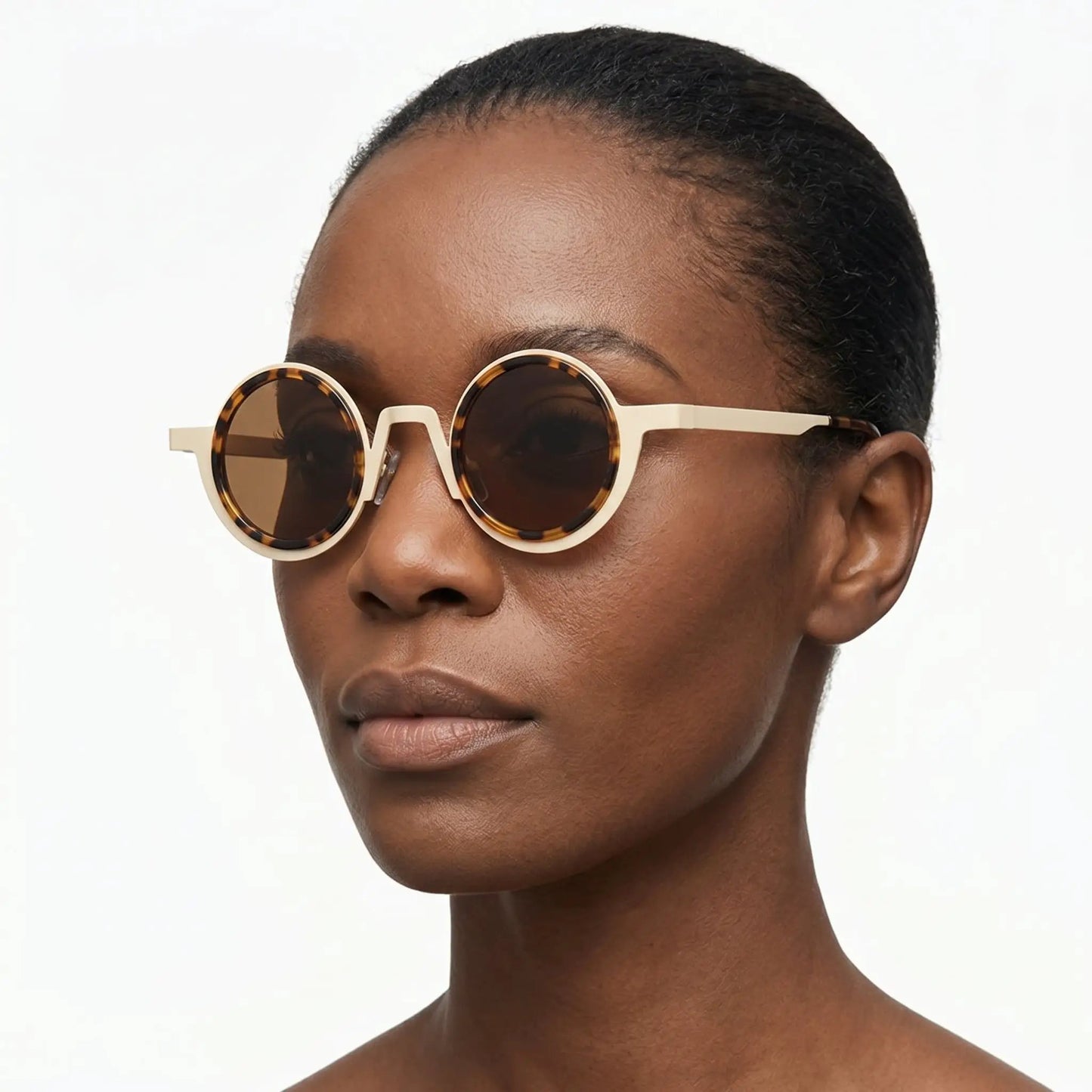Xyrena gold-tone round sunglasses with tortoise-brown rims and brown gradient lenses – Astroshadez