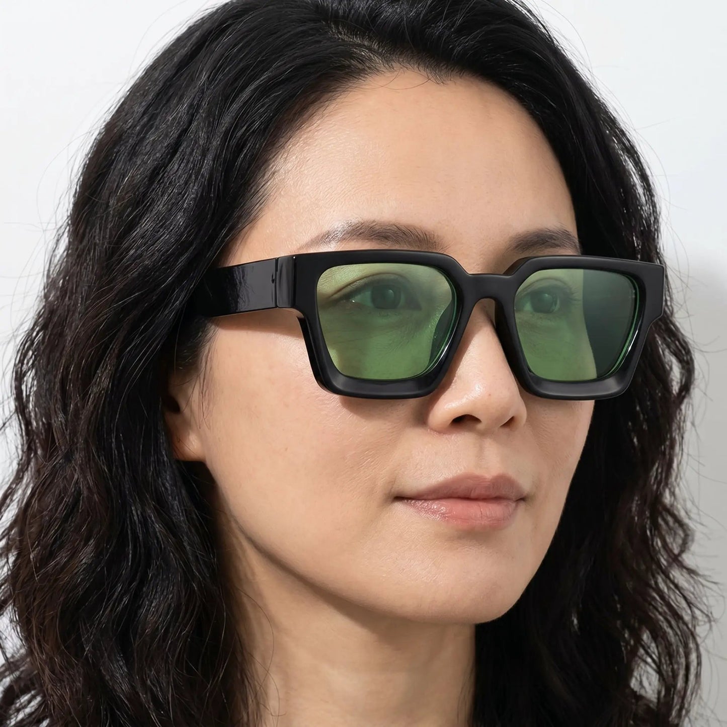 Nexora black square sunglasses with green-tinted lenses – Astroshadez