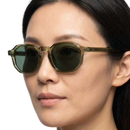 Aureliantis Amber Polarized Sunglasses, chunky translucent amber frame with green lenses – Astroshadez