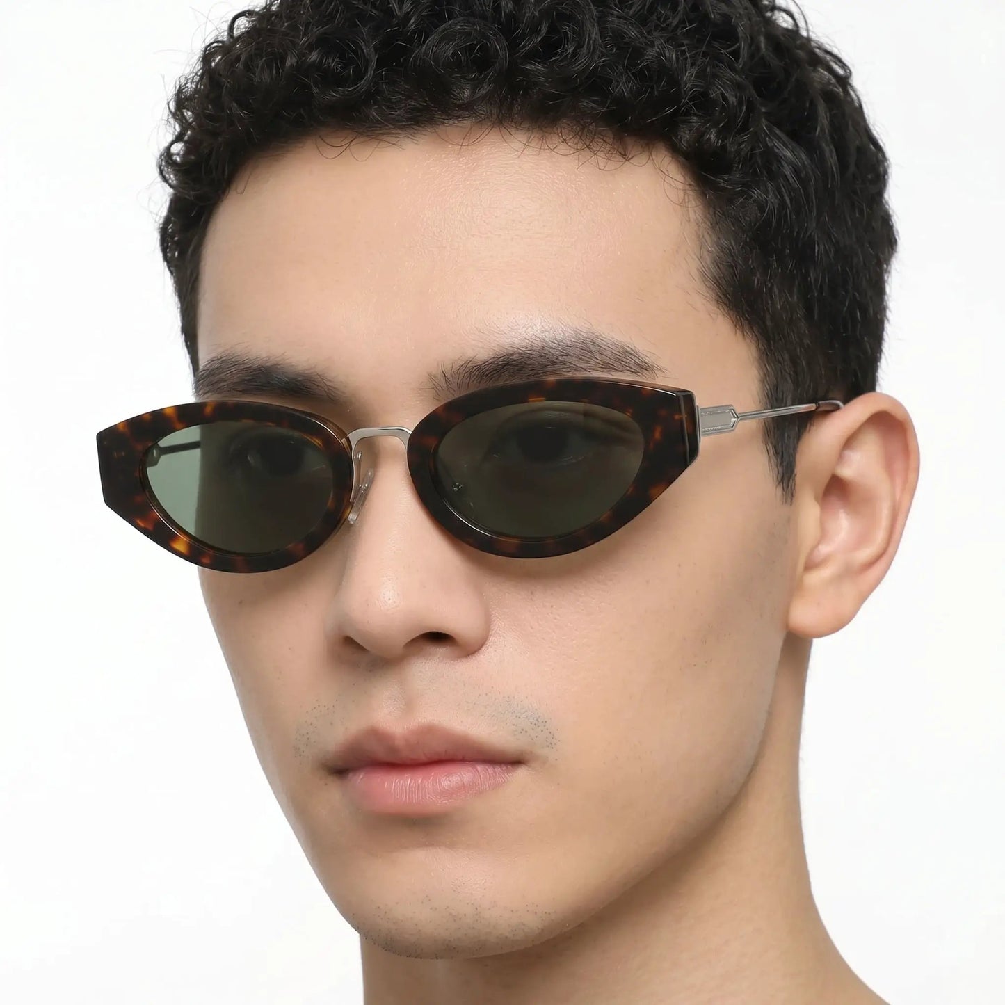 Valore honey tortoiseshell cat-eye sunglasses with dark green lenses – Astroshadez