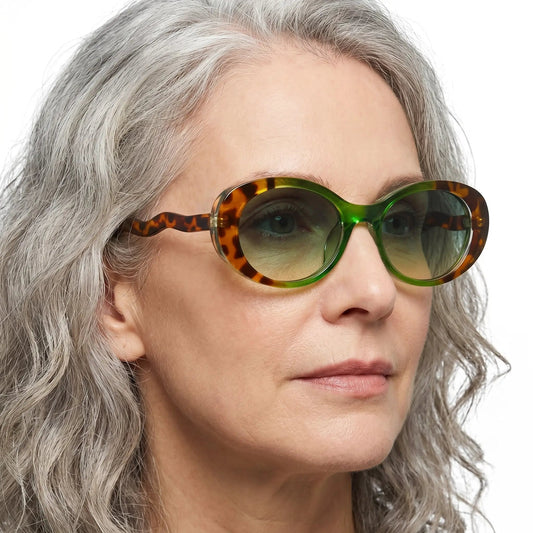 Caelix tortoiseshell oval gradient sunglasses with green lenses – Astroshadez