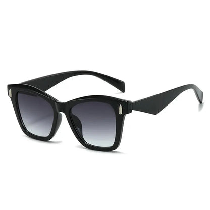 SHAUNA cat-eye sunglasses, black frame with gradient lenses and rivet accents – Astroshadez