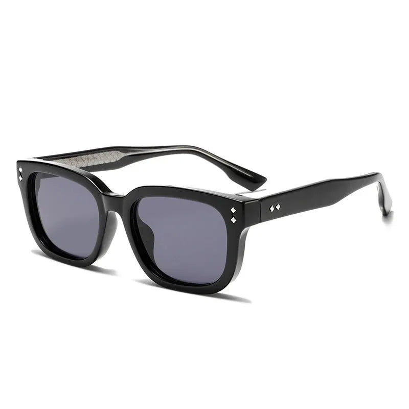 SHAUNA square sunglasses, black frame with rivet accents and gray gradient UV400 lenses – Astroshadez